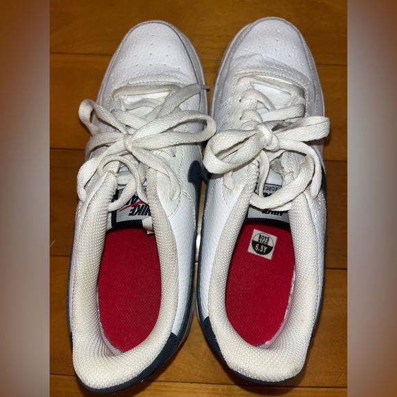 Nike Air Force 1 Low '07 White
Obsidian gum bottom size 6.5Y DISCONTINUED - Picture 4 of 4